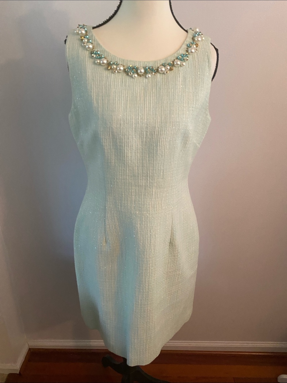 TAHARI size 6  PETITE mint green excellent condition